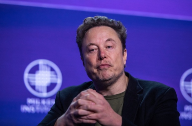 Elon Musk Declares: “Pride Flags Should Be Banned from Classrooms, Permanently!” — A Controversial Statement That Ignites Heated Debate Over Inclusivity in Education!  Click for the full story!